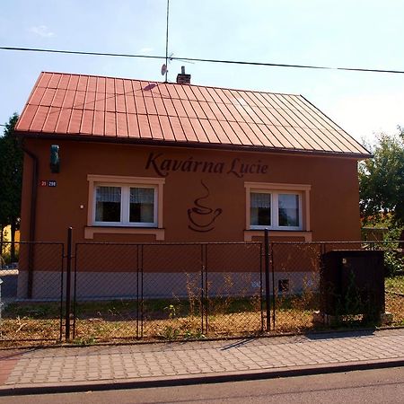 Kavárna Lucie s ubytováním Horní Těrlicko Esterno foto