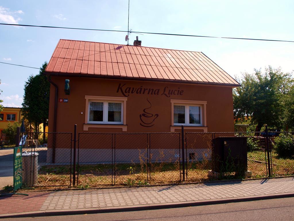 Kavárna Lucie s ubytováním Horní Těrlicko Esterno foto