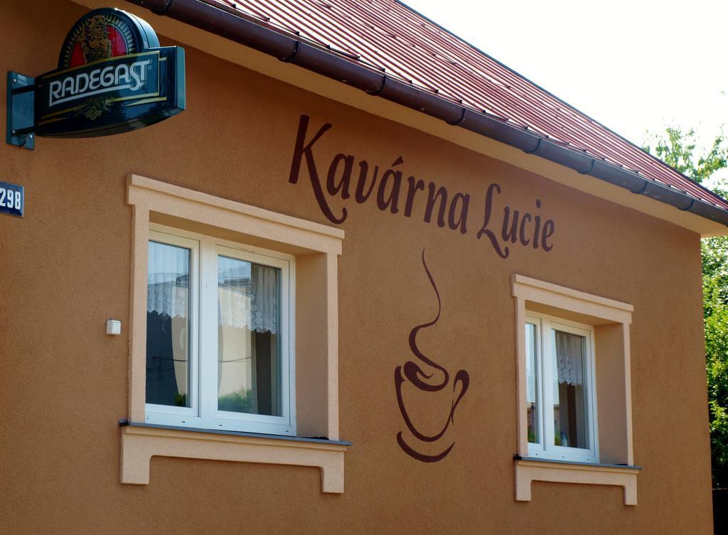 Kavárna Lucie s ubytováním Horní Těrlicko Esterno foto